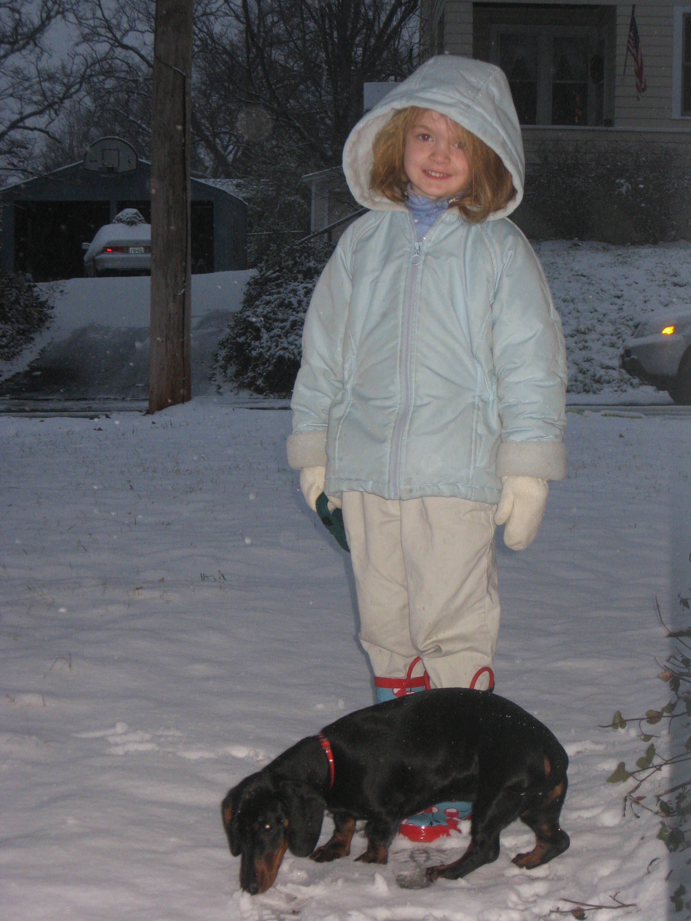 2007_12_15 Jane and Lilly in snow.jpg